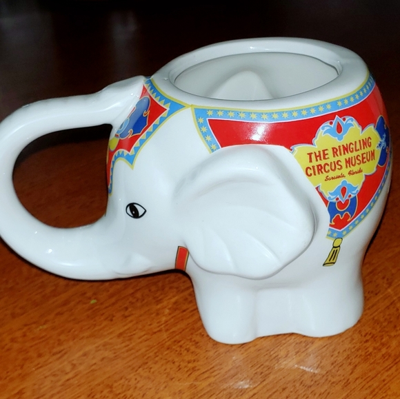 Ringling Bros Circus Elephant Mug Planter - Picture 3 of 5